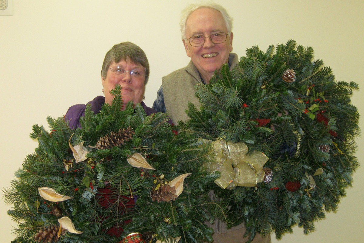 Early-Bird Discount by November 7 for Holiday Wreath-Decorating Workshops on November 17-19